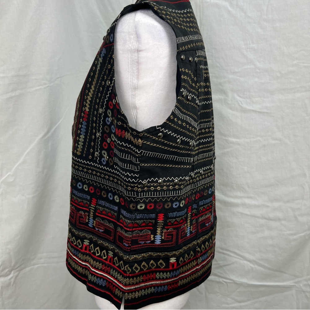 Chico’s embroidered boho style vest with snap-up 
front. - Picture 3 of 10